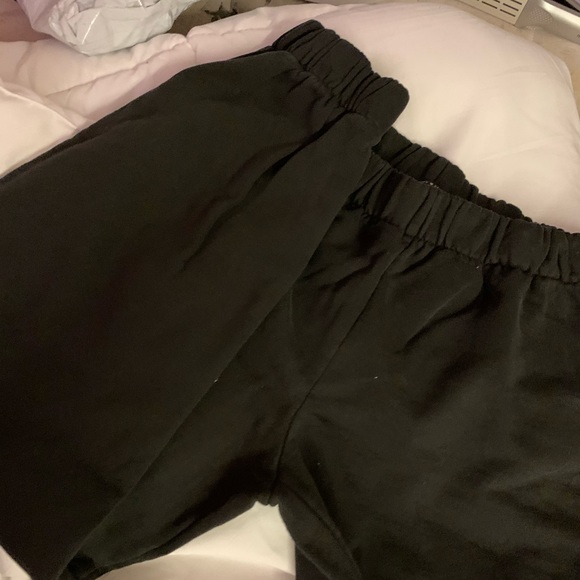 Brandy Melville Rosa Sweatpants - Picture 2 of 3